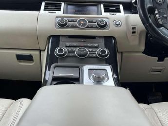 Land Rover RANGE ROVER SPORT 3.0 Range Rover Sport HSE Luxury SDV6 Auto 4WD 5dr