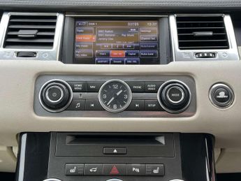 Land Rover RANGE ROVER SPORT 3.0 Range Rover Sport HSE Luxury SDV6 Auto 4WD 5dr