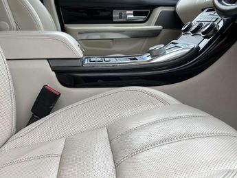 Land Rover RANGE ROVER SPORT 3.0 Range Rover Sport HSE Luxury SDV6 Auto 4WD 5dr