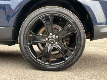 Land Rover RANGE ROVER SPORT 3.0 Range Rover Sport HSE Luxury SDV6 Auto 4WD 5dr