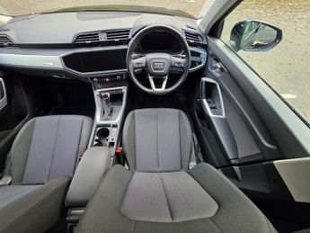 AUDI Q3 1.4 Q3 Technik 45 TFSI E Semi-Auto 5dr