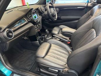 MINI CONVERTIBLE 1.5 Cooper Exclusive Auto 2dr