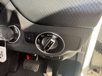 Mercedes-Benz A-CLASS 1.5 A180 BlueEfficiency Sport CDi Auto 5dr