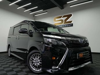 Toyota Noah VOXY HYBRID ZWR80 AUTO