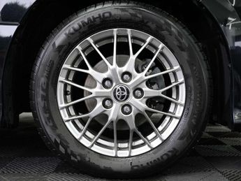 TOYOTA NOAH VOXY HYBRID ZWR80 AUTO