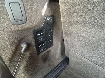 Land Rover DISCOVERY 3.0 Discovery Luxury HSE TD6 Auto 4WD 5dr