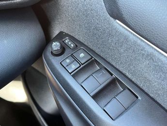 TOYOTA YARIS 1.5 Yaris Dynamic HEV CVT 5dr