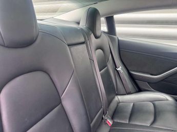 TESLA MODEL 3 Model 3 Standard Range + 4dr