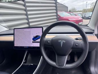 TESLA MODEL 3 Model 3 Standard Range + 4dr