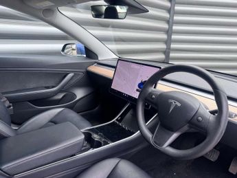 TESLA MODEL 3 Model 3 Standard Range + 4dr