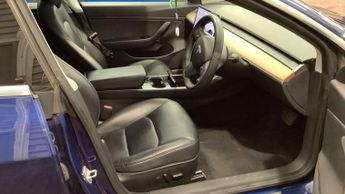 TESLA MODEL 3 Model 3 Standard Range + 4dr