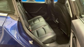 TESLA MODEL 3 Model 3 Standard Range + 4dr
