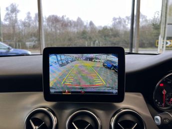 MERCEDES-BENZ GLA 2.1 GLA 220 AMG Line Premium D 4Matic Auto 4WD 5dr