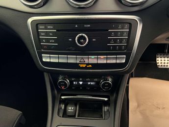 MERCEDES-BENZ GLA 2.1 GLA 220 AMG Line Premium D 4Matic Auto 4WD 5dr