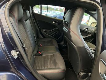 MERCEDES-BENZ GLA 2.1 GLA 220 AMG Line Premium D 4Matic Auto 4WD 5dr