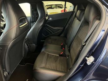 MERCEDES-BENZ GLA 2.1 GLA 220 AMG Line Premium D 4Matic Auto 4WD 5dr