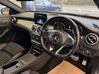 MERCEDES-BENZ GLA 2.1 GLA 220 AMG Line Premium D 4Matic Auto 4WD 5dr