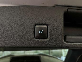 FORD KUGA 2.0 Kuga ST-Line X Edition EcoBlue 4x4 Auto 4WD 5dr