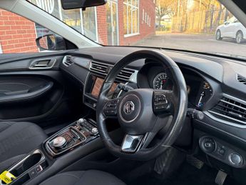 MG 5 MG5 Excite EV 5dr