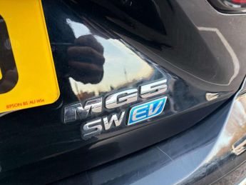 MG 5 MG5 Excite EV 5dr