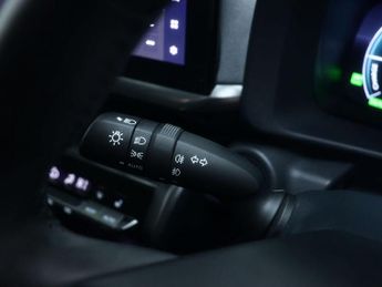 TOYOTA C-HR 2.0 VVT 13.6kWh Design SUV 5dr Petrol Plug-in Hybrid CVT Euro 6 