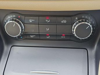 MERCEDES-BENZ GLA 2.0 GLA250 SE Executive 4Matic Auto 4WD 5dr