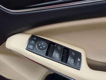 MERCEDES-BENZ GLA 2.0 GLA250 SE Executive 4Matic Auto 4WD 5dr