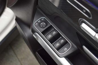 Mercedes-Benz GLB 2.0 GLB 220 AMG Line Premium+ D 4Matic Auto 4WD 5dr