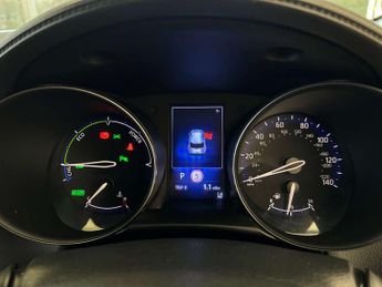 TOYOTA C-HR 1.8 C-HR-Dynamic HEV CVT 5dr