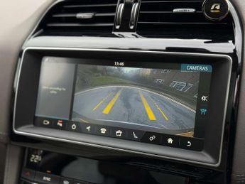 JAGUAR F-PACE 2.0 F-Pace Portfolio AWD D Auto 4WD 5dr