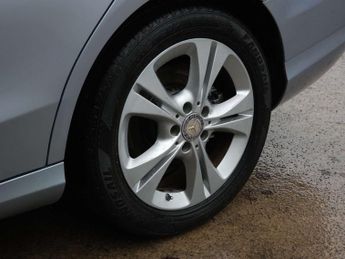 MERCEDES-BENZ C-CLASS 2.1 C 220 SE Executive Edition D Auto 4dr