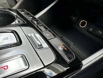 Hyundai TUCSON 1.6 Tucson Premium TGDi HEV Auto 5dr
