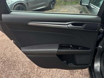 FORD MONDEO 2.0 Mondeo Titanium TDCI Auto 5dr