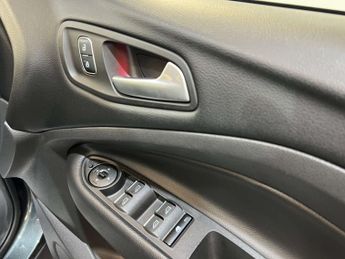 Ford KUGA 1.5 Kuga Titanium 4x4 Auto 4WD 5dr 2 KEYS + S/HISTORY + NEW MOT 