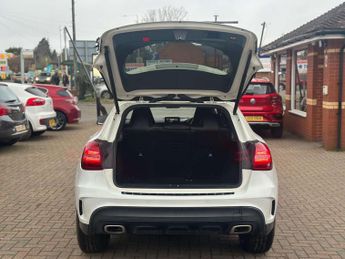 MERCEDES-BENZ GLA 2.1 GLA 220 AMG Line Premium D 4Matic Auto 4WD 5dr