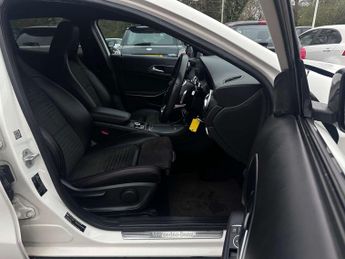 MERCEDES-BENZ GLA 2.1 GLA 220 AMG Line Premium D 4Matic Auto 4WD 5dr