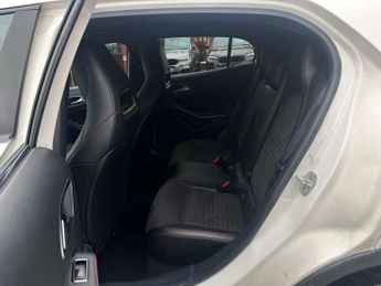 MERCEDES-BENZ GLA 2.1 GLA 220 AMG Line Premium D 4Matic Auto 4WD 5dr