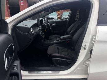 MERCEDES-BENZ GLA 2.1 GLA 220 AMG Line Premium D 4Matic Auto 4WD 5dr