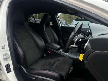 MERCEDES-BENZ GLA 2.1 GLA 220 AMG Line Premium D 4Matic Auto 4WD 5dr