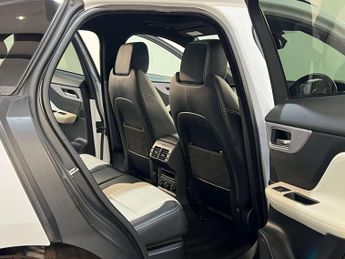 Jaguar F-PACE 2.0 F-Pace R-Sport AWD D Auto 4WD 5dr 2 KEYS + S/HISTORY + NEW M