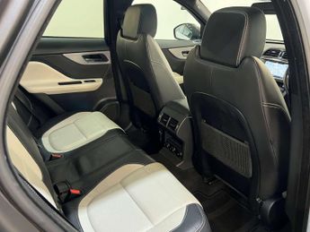 Jaguar F-PACE 2.0 F-Pace R-Sport AWD D Auto 4WD 5dr 2 KEYS + S/HISTORY + NEW M