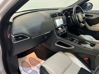 Jaguar F-PACE 2.0 F-Pace R-Sport AWD D Auto 4WD 5dr 2 KEYS + S/HISTORY + NEW M