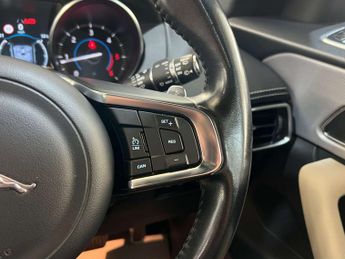 Jaguar F-PACE 2.0 F-Pace R-Sport AWD D Auto 4WD 5dr 2 KEYS + S/HISTORY + NEW M