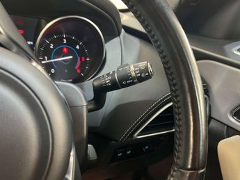 Jaguar F-PACE 2.0 F-Pace R-Sport AWD D Auto 4WD 5dr