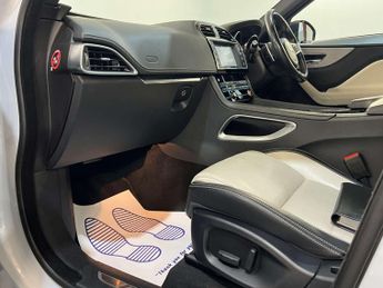 Jaguar F-PACE 2.0 F-Pace R-Sport AWD D Auto 4WD 5dr