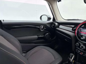 MINI Hatch 1.5 Cooper Classic Auto 3dr
