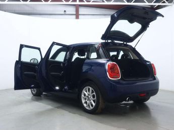 MINI HATCH 1.5 Cooper D Hatchback 5dr Diesel Auto Euro 6 (s/s) (116 ps)