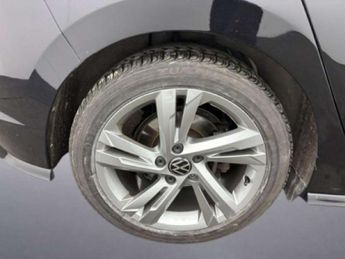 VOLKSWAGEN GOLF 1.5 eTSI MHEV R-Line Hatchback 5dr Petrol Hybrid DSG Euro 6 (s/s