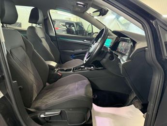 VOLKSWAGEN GOLF 1.5 Golf Style eTSI Semi-Auto 5dr