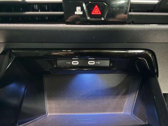 VOLKSWAGEN GOLF 1.5 Golf Style eTSI Semi-Auto 5dr
